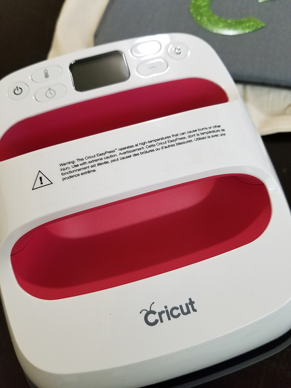 Cricut EasyPress 2 Review - The Kreative Life
